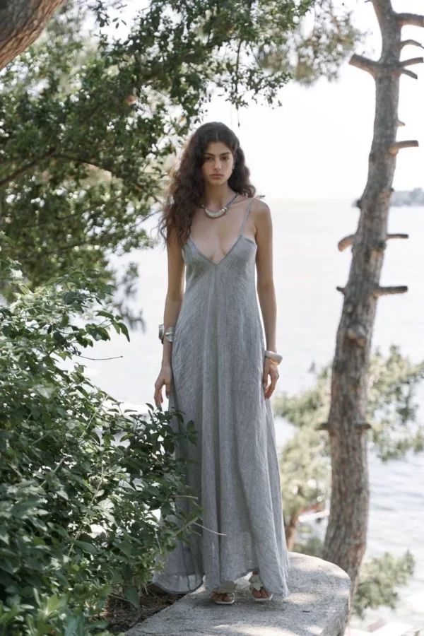Robe aube cendrée